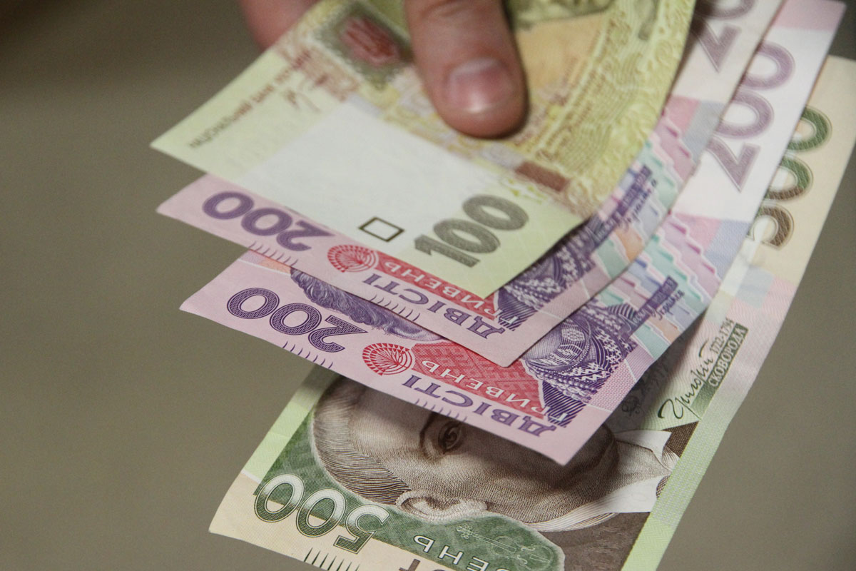 Відібрали у корупціонерів - віддали пенсіонерам