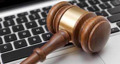 Суд може відправляти електронні документи учасникам процесу